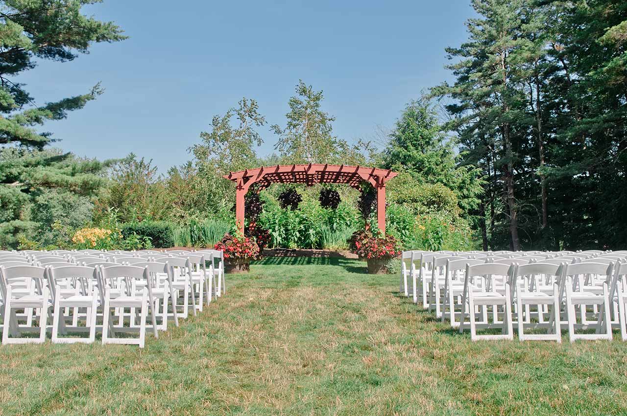 Outdoor wedding ceremony at Publick House Historic Inn in Sturbridge MA