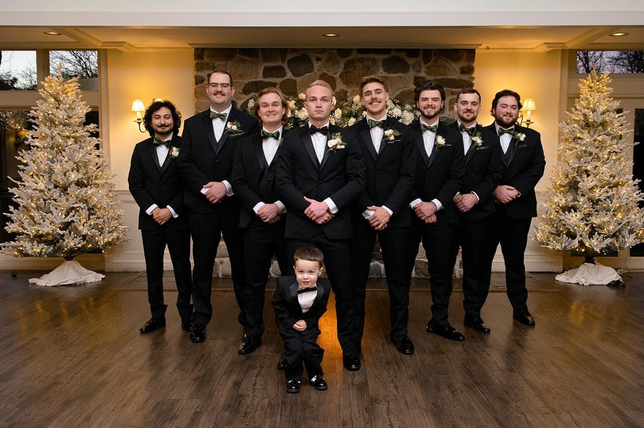 groom-groomsmen-wedding-party-portrait-massachusetts-wedding-photographer